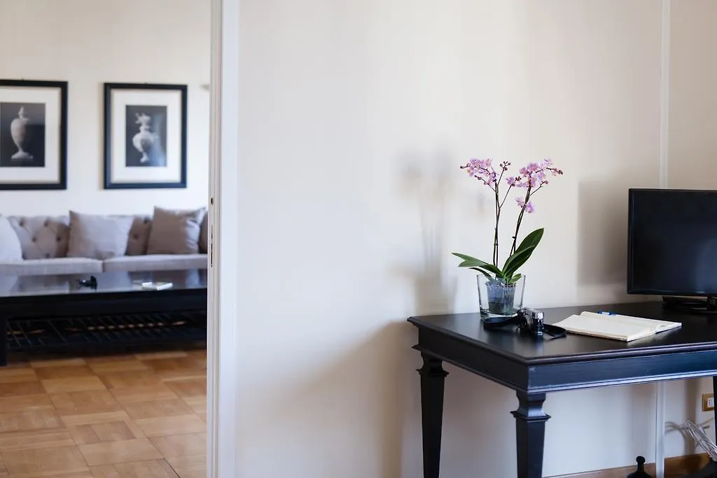 Kometa Suites & Apartments Флоренция