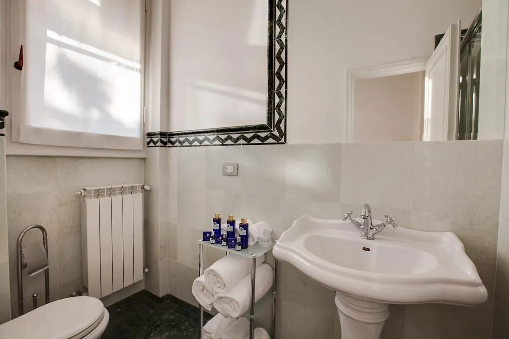 Kometa Suites & Apartments Флоренция