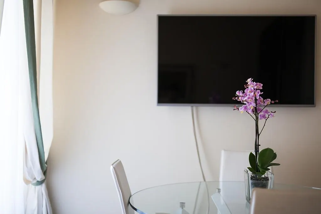 Kometa Suites & Apartments Флоренция Италия