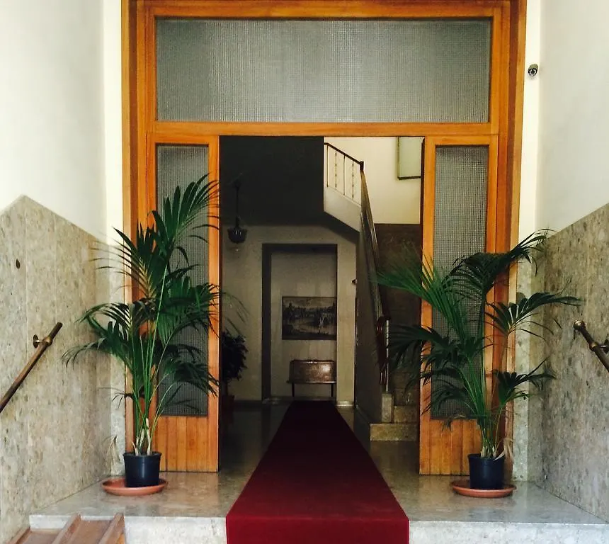 Kometa Suites & Apartments Флоренция
