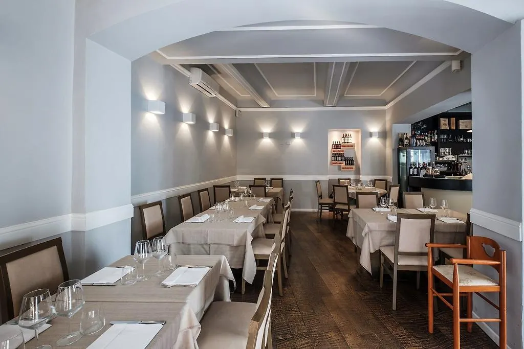 Kometa Suites & Apartments Флоренция