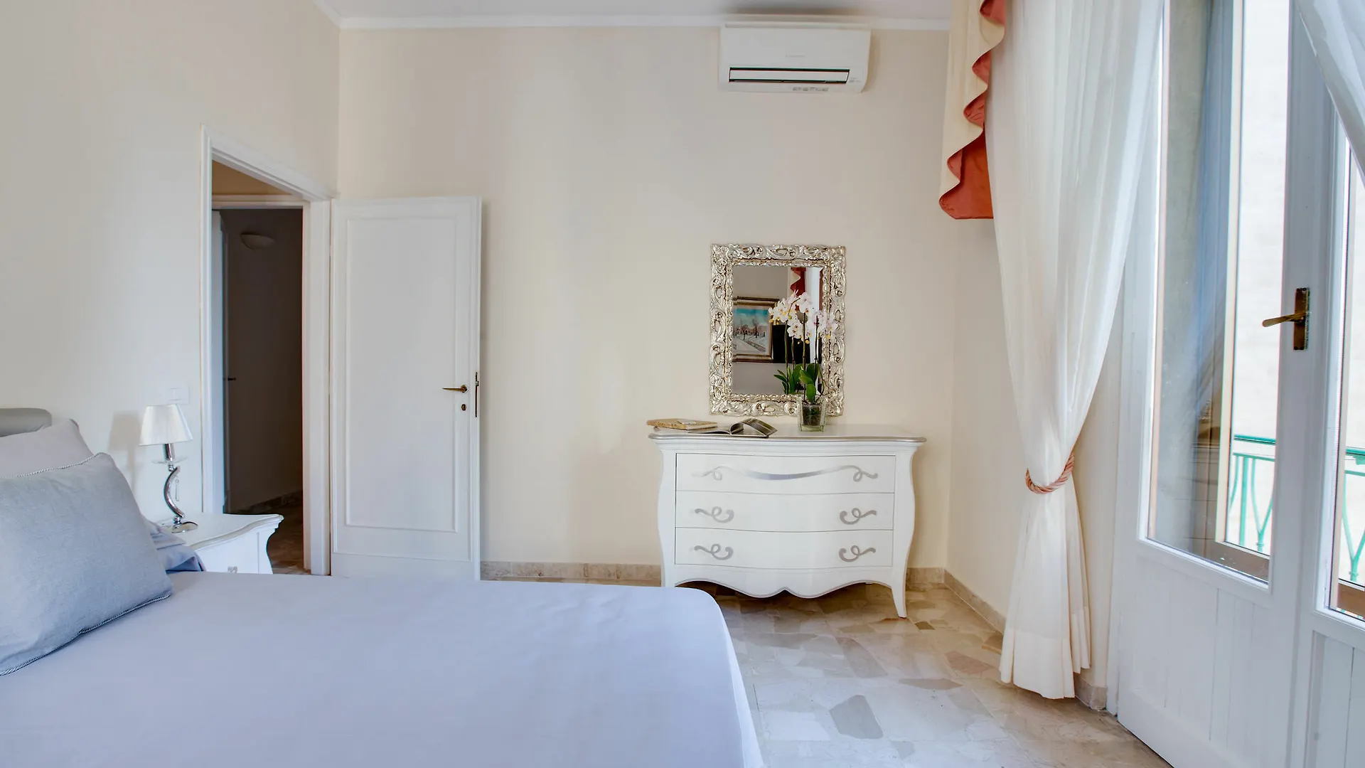 Kometa Suites & Apartments Флоренция
