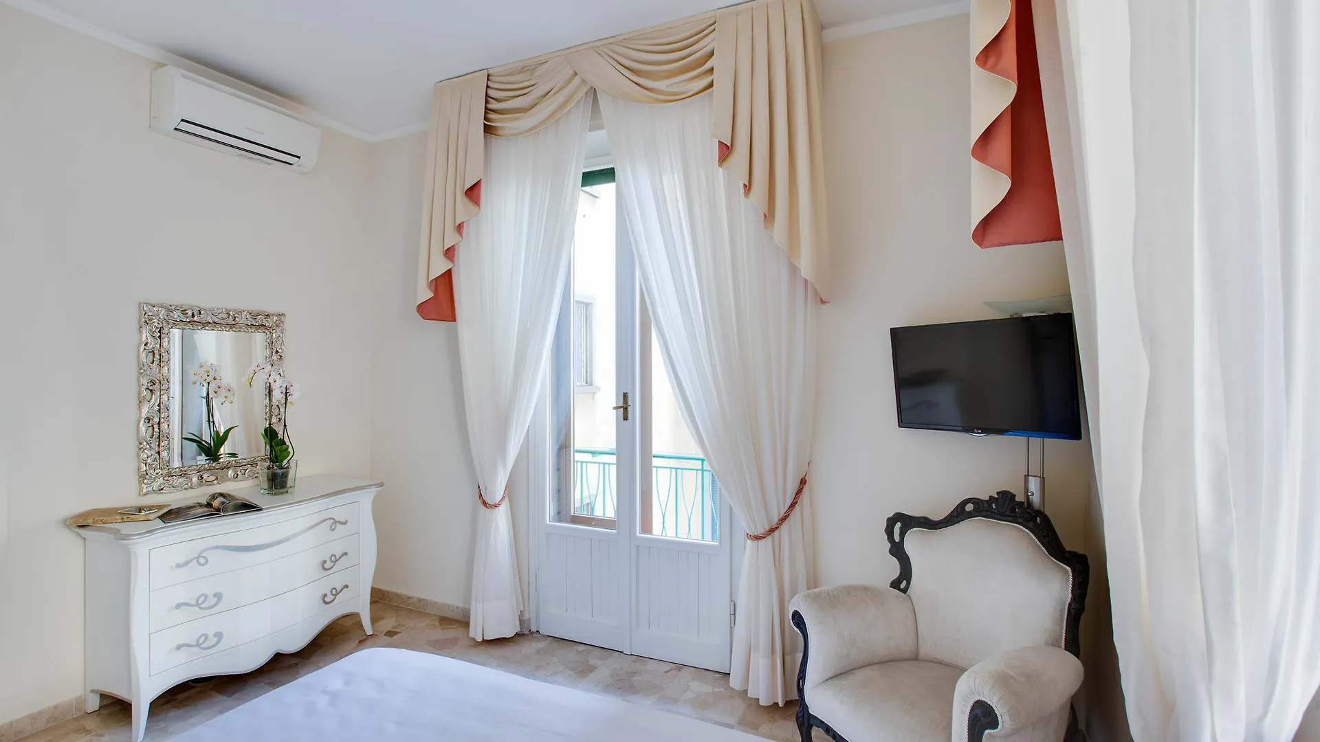 Kometa Suites & Apartments Флоренция