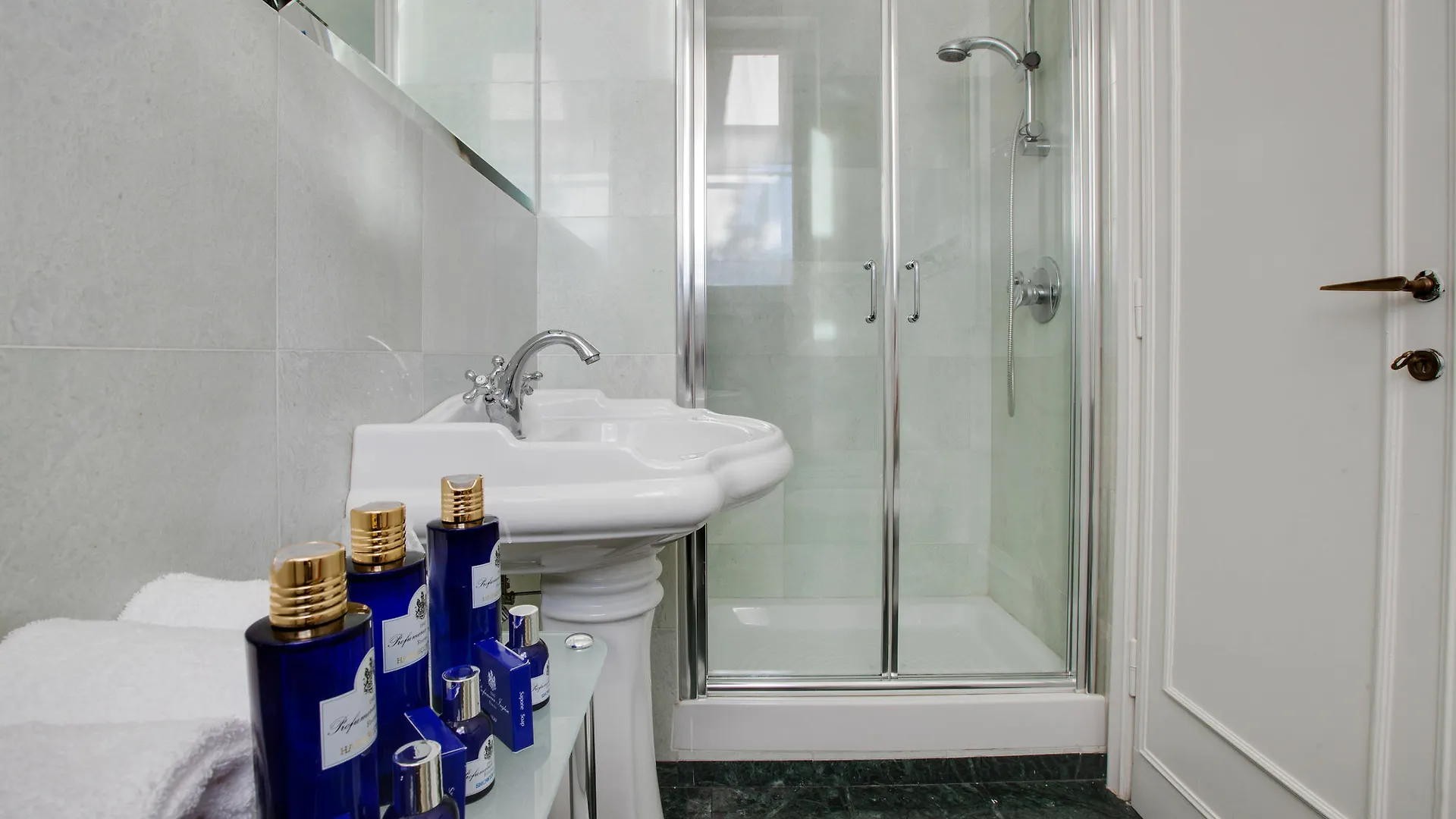 Kometa Suites & Apartments Флоренция